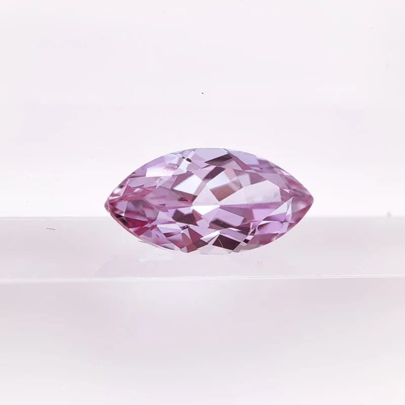 Pierre d'alexandrite de laboratoire de forme marquise à changement de couleur pour la fabrication de bijoux de haute qualité (bagues, boucles d'oreilles), vente en gros avec certificat