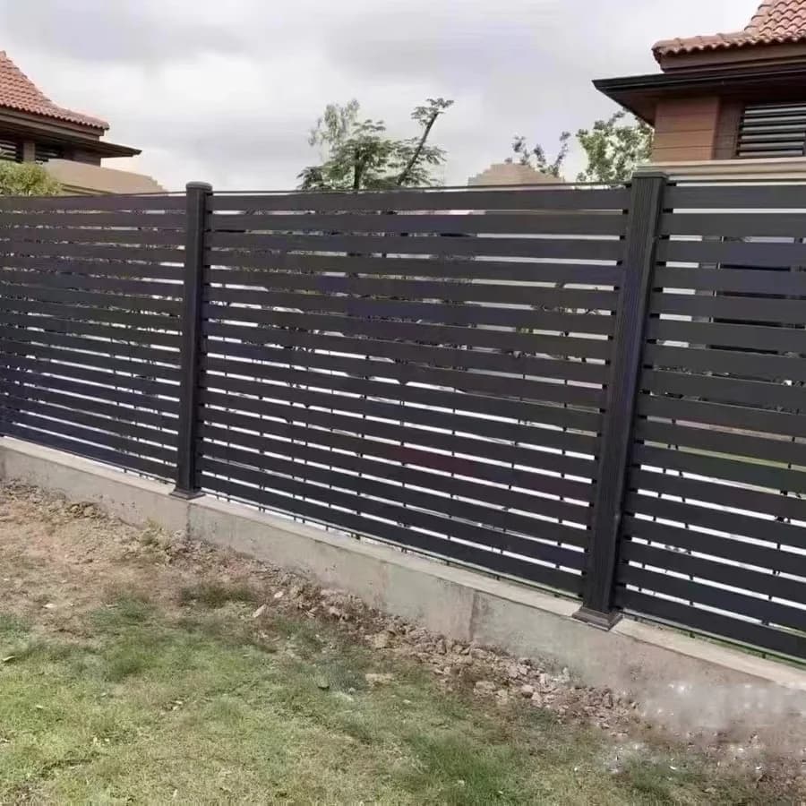 Panneaux de clôture en aluminium noir de haute qualité
