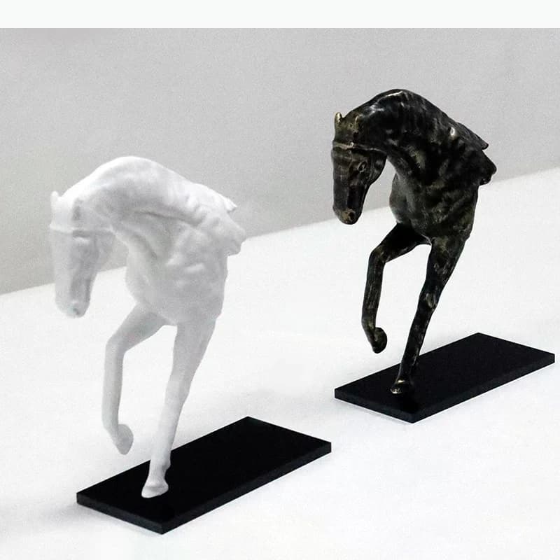 Sculpture créative de cheval au galop, décoration de bureau, artisanat abstrait en résine, ornements de cheval, accessoires de décoration moderne pour la maison