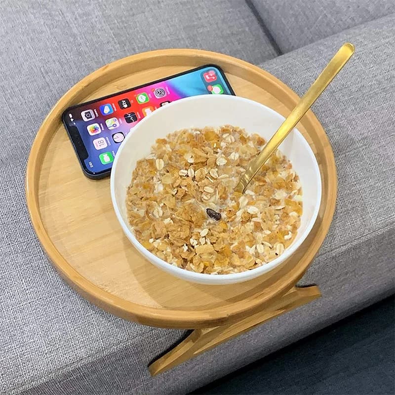 Tablette de canapé en bois naturel, à clipser sur l'accoudoir, plateau pratique pour télécommande, café et collations.