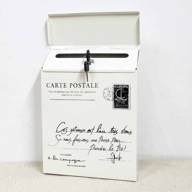 Boîte aux lettres murale suspendue