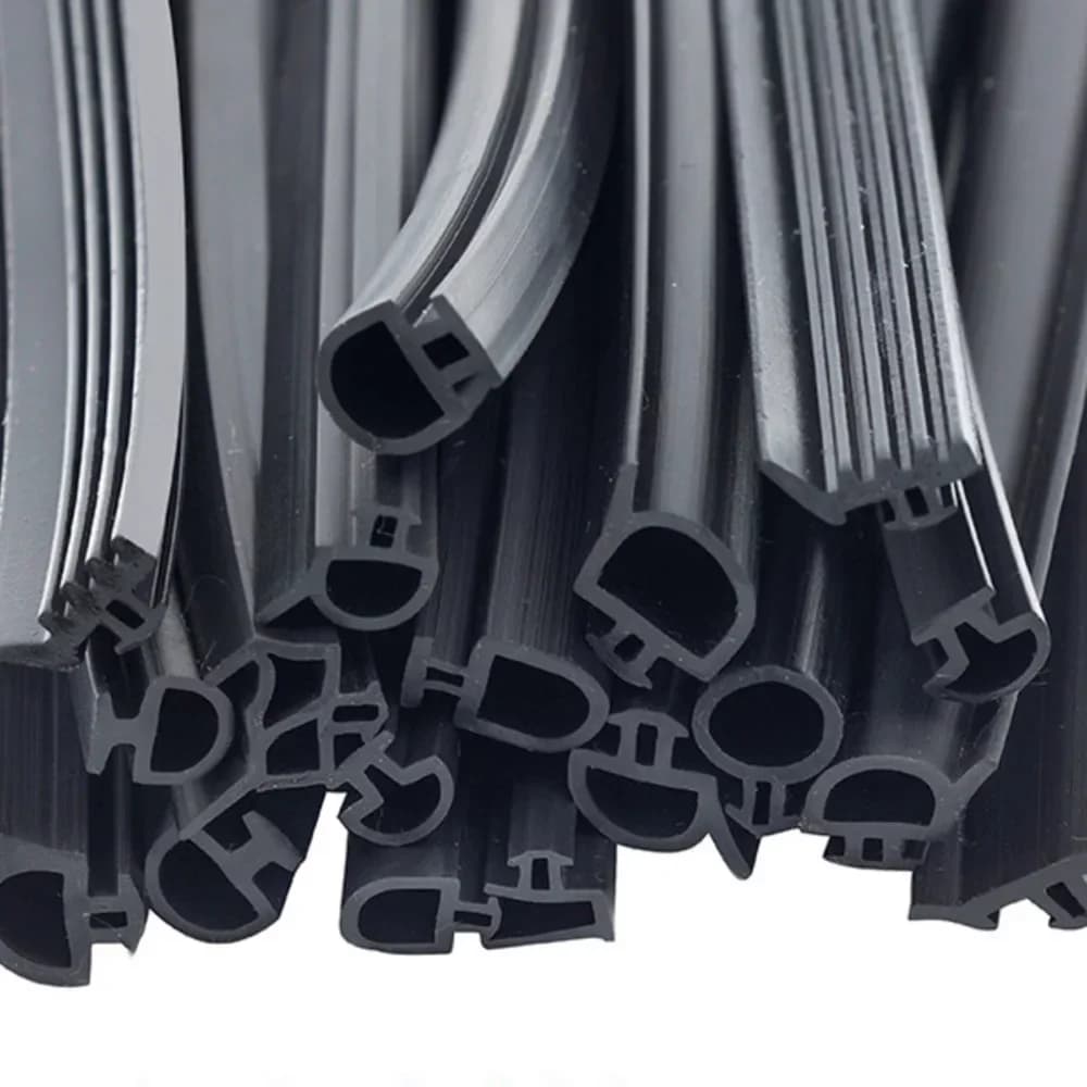 Bande insonorisée pour porte fenêtre en alliage d'aluminium