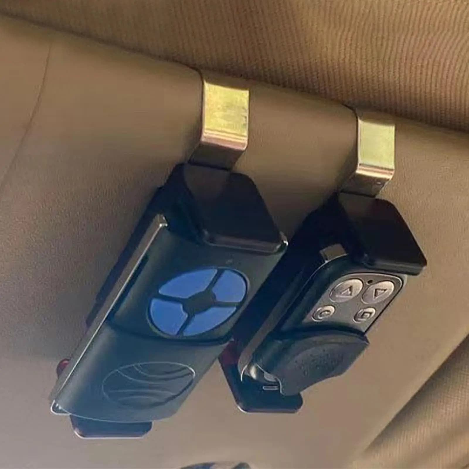 Support réglable pour télécommande de porte de garage