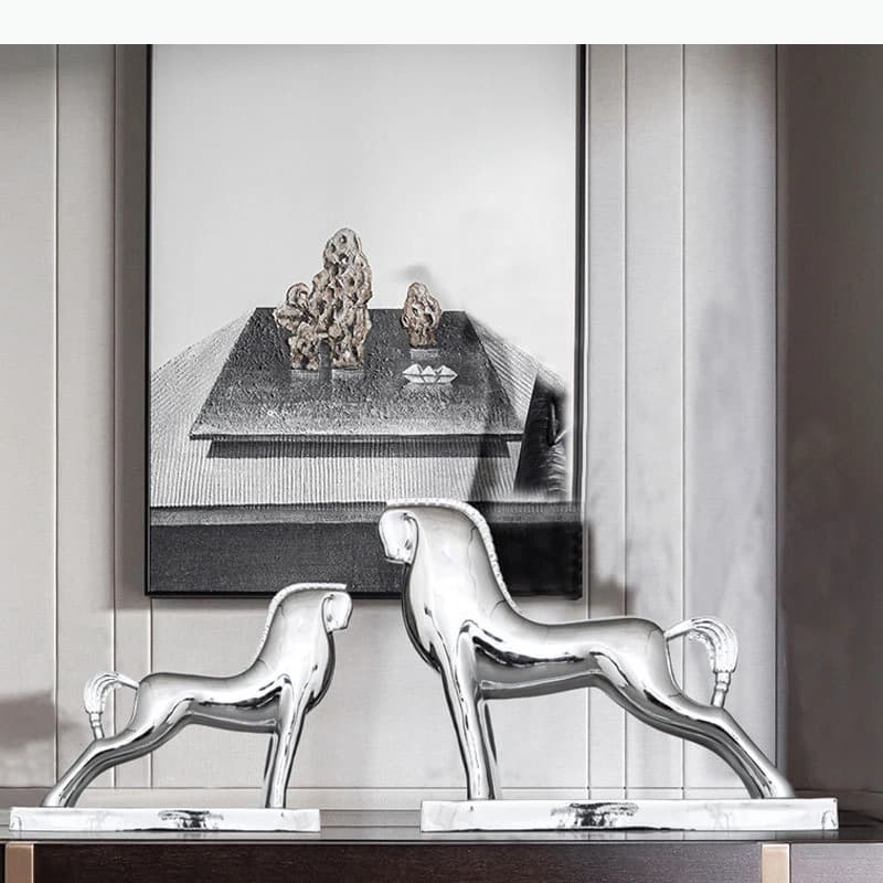 Sculpture abstraite de cheval doré/argenté, statue d'animal, décoration de bureau, ornements, sculpture moderne de cheval en résine, décoration d'esthétique d'ambiance.