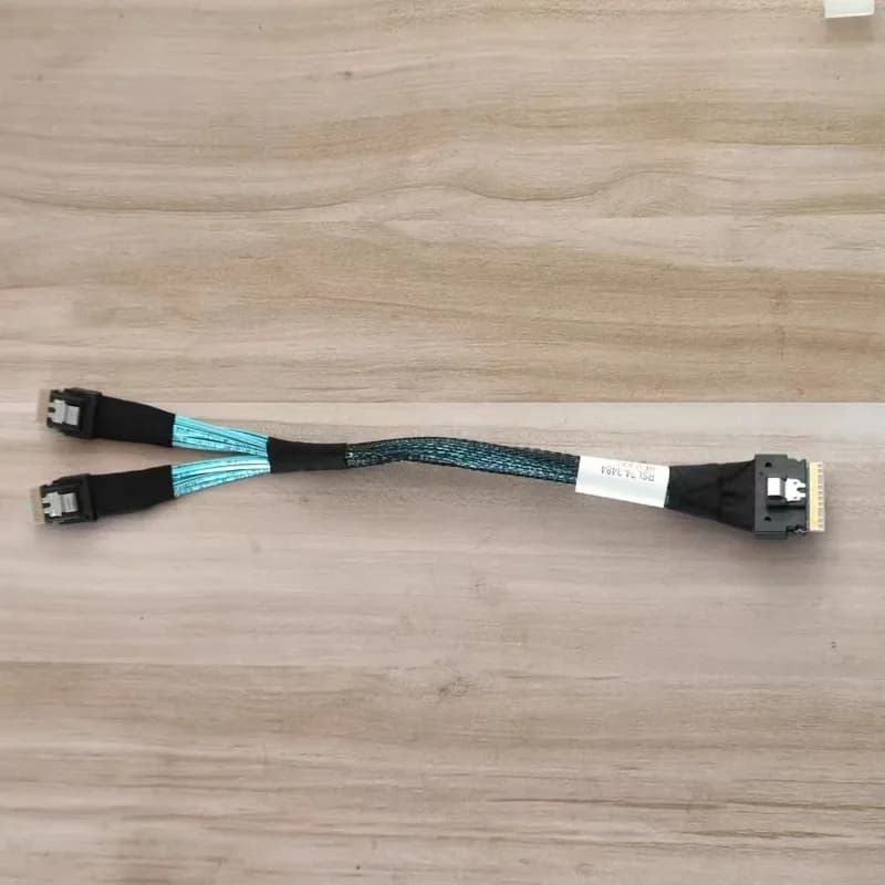 Nouveau câble fin de données du serveur SAS4.0 1 à 2 SFF-8654 8i-4i NVMe PCIe 4.0