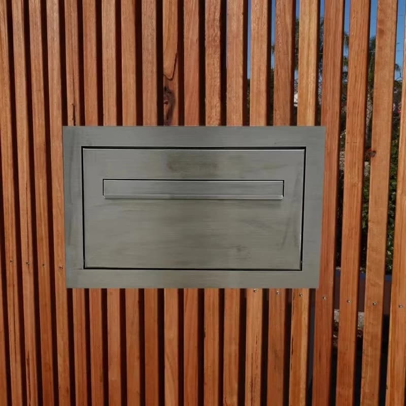 Boîte aux lettres murale autoportante en acier galvanisé