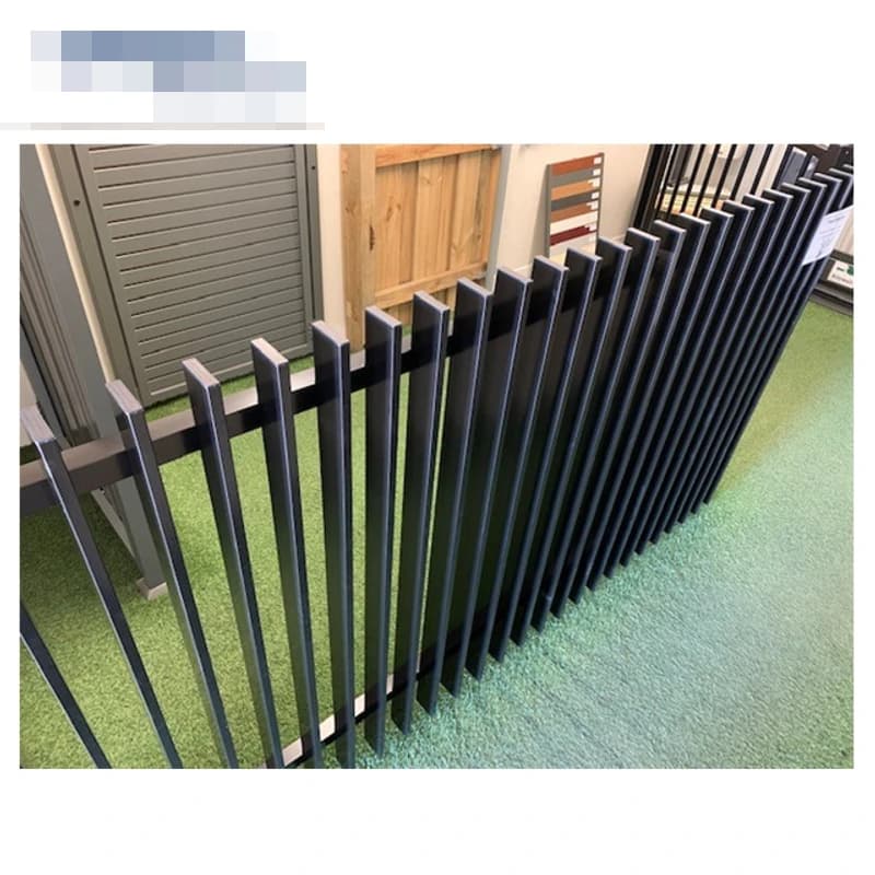 Panneau de clôture en aluminium marron/gris foncé pour jardins avec colonnes