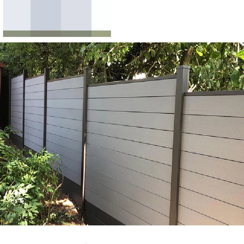 Les fabricants les plus vendus vendent des clôtures métalliques en aluminium de haute qualité soudées.