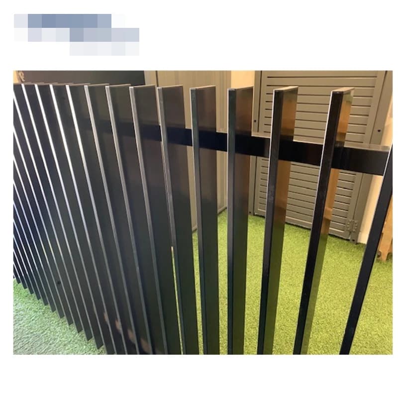 Panneau de clôture en aluminium marron/gris foncé pour jardins avec colonnes