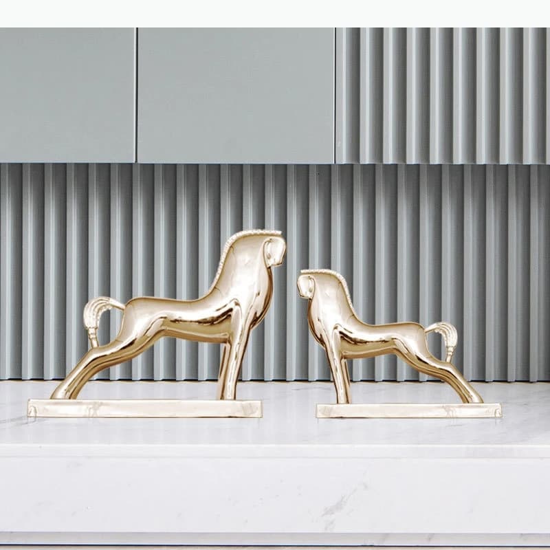 Sculpture abstraite de cheval doré/argenté, statue d'animal, décoration de bureau, ornements, sculpture moderne de cheval en résine, décoration d'esthétique d'ambiance.