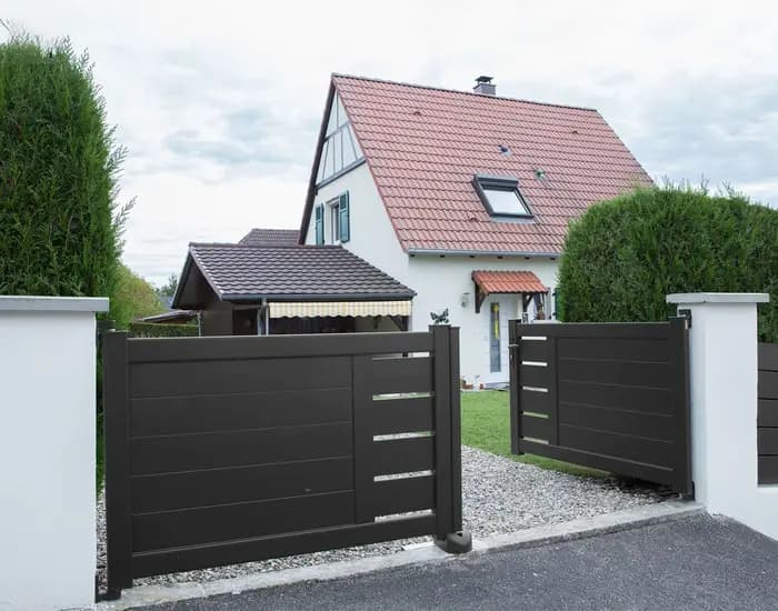 Porte de jardin en aluminium