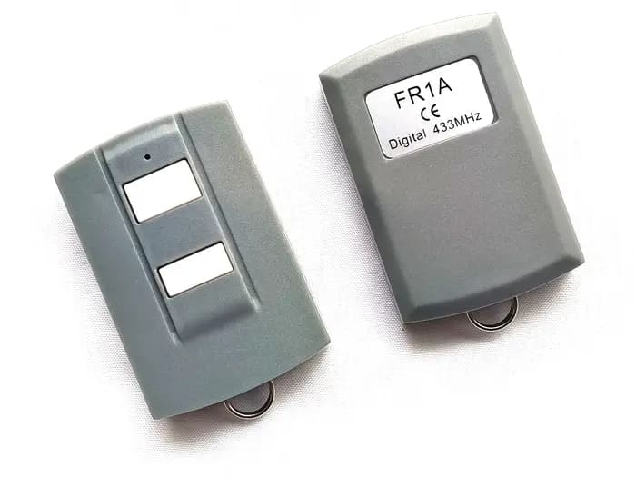 Télécommande FR36B FR1 pour moteur d'ouverture de porte coulissante ou battante de garage Foresee (sans batterie)