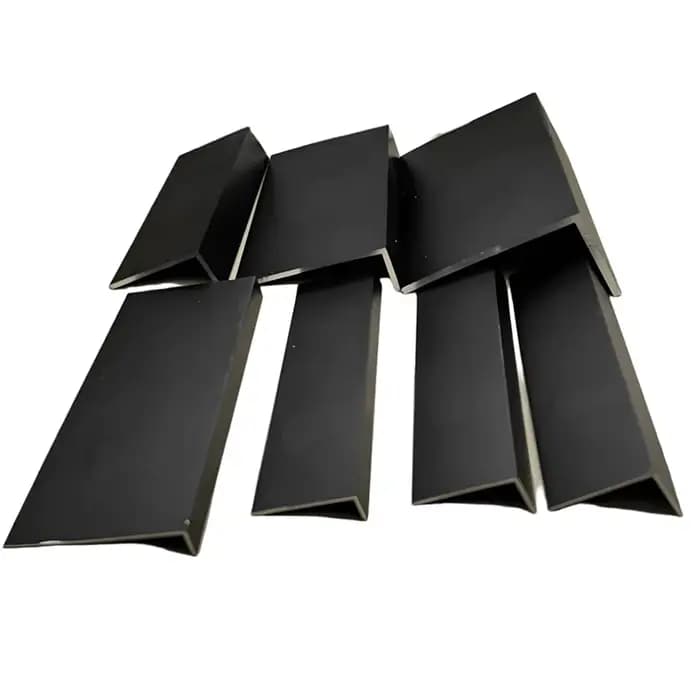 Canal en aluminium d'angle peint noir