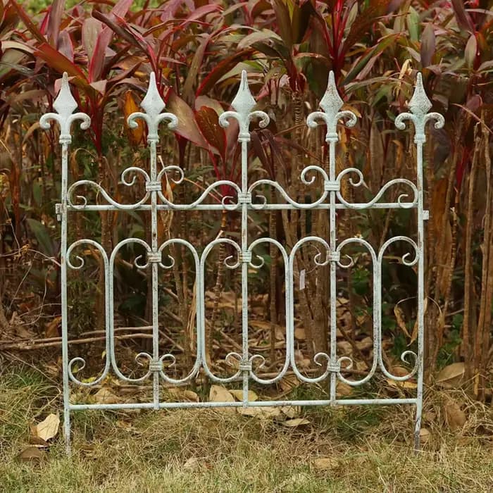 Panneau de séparation en fer pour clôture de jardin ancien